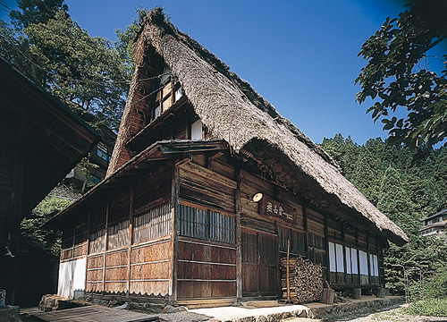 写真:五箇山「無名舎」